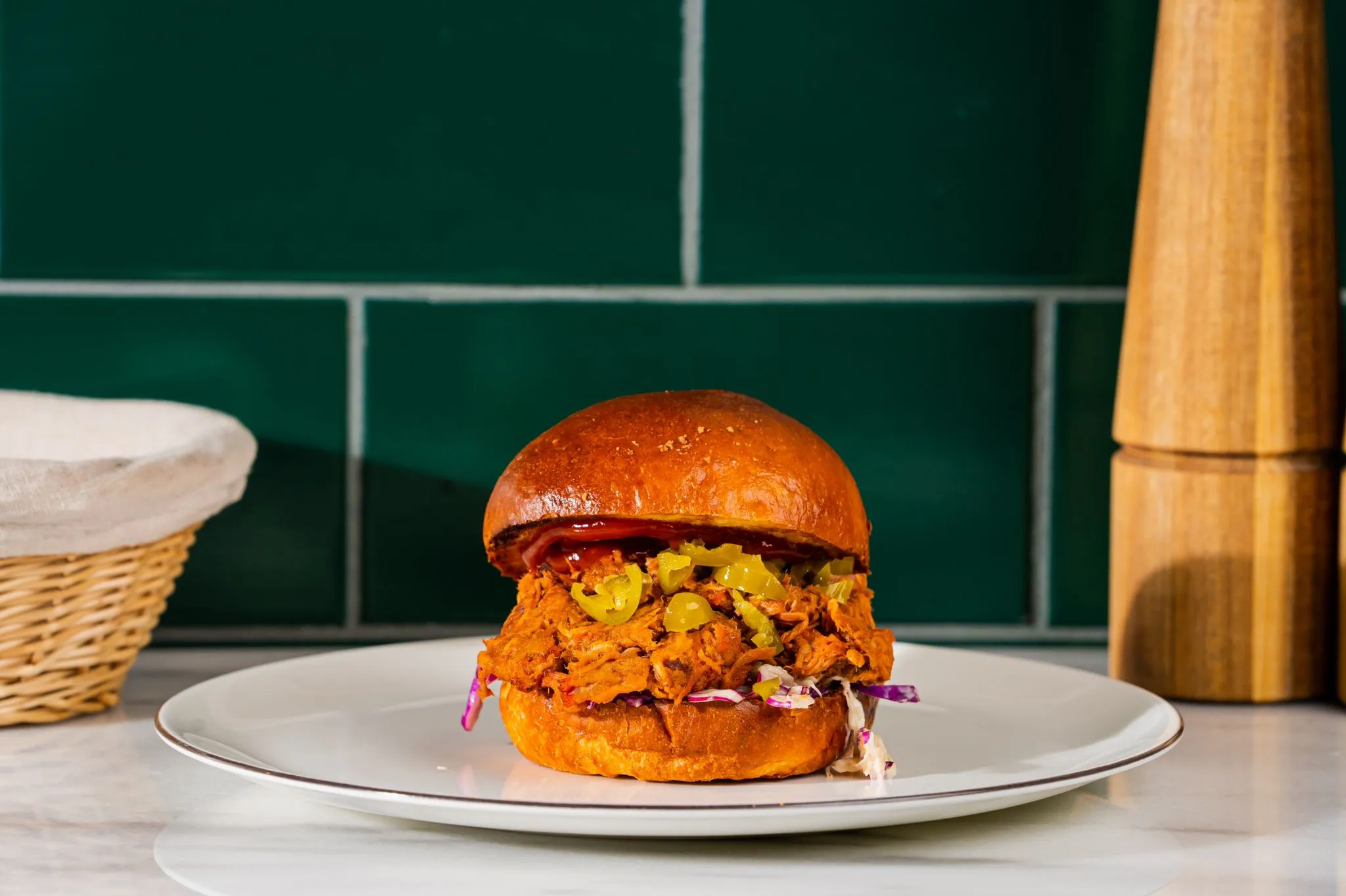 pulled pork oua posate cu ardei copti