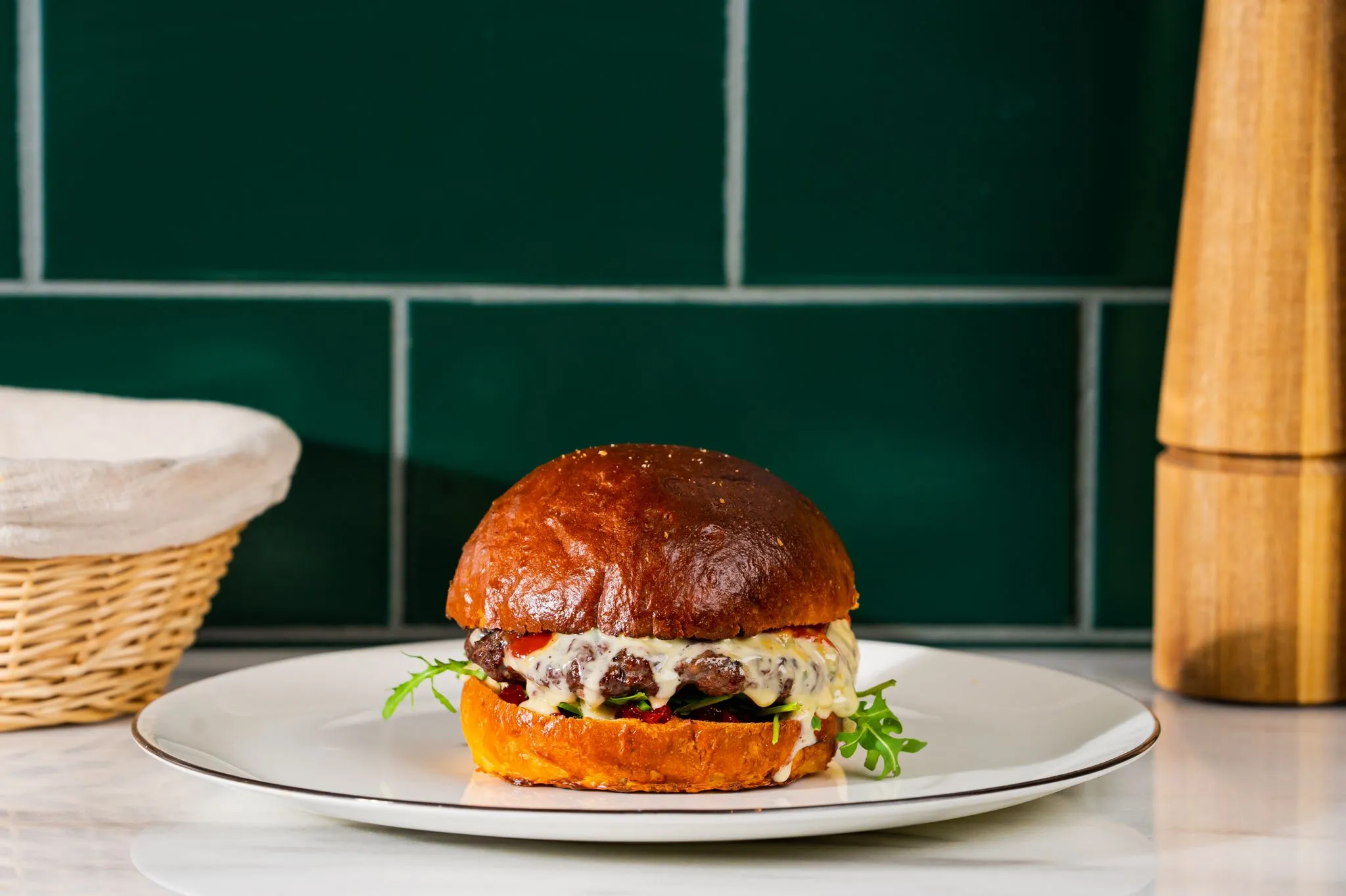 sweet and sour bourger omleta ham and cheese