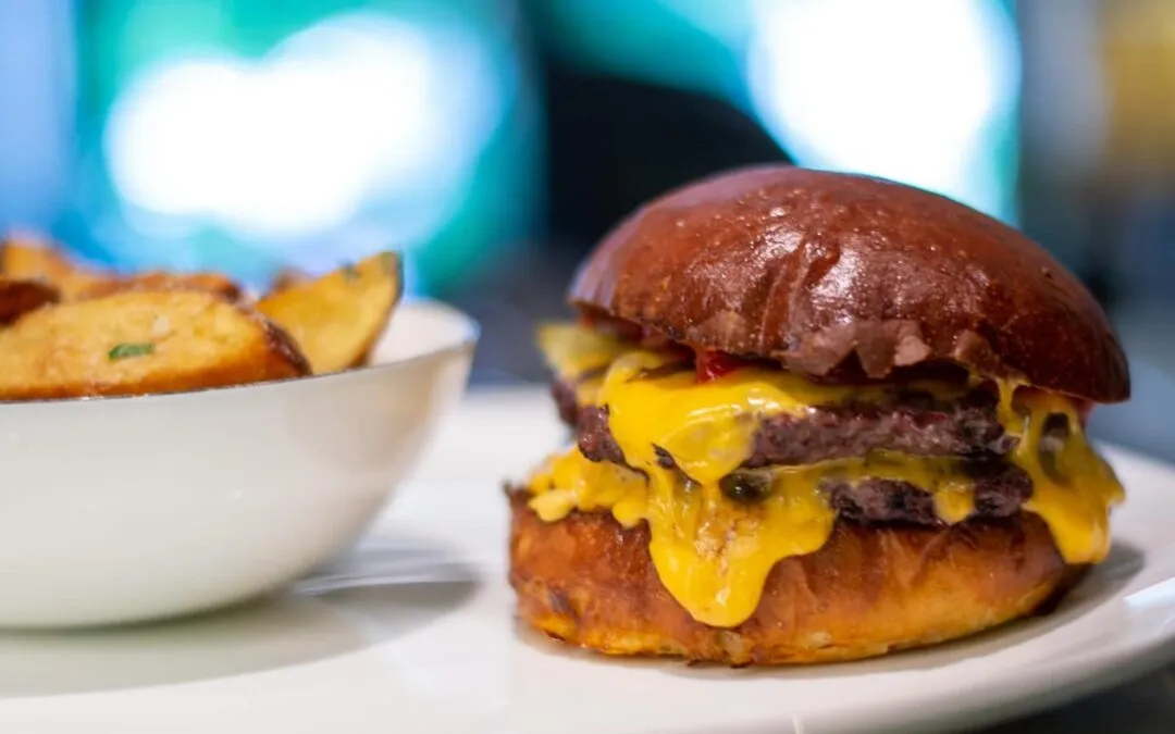 Cum alegi un burger bun dacă toate îți fac cu ochiul în meniul nostru? Vezi recomandările Pepper